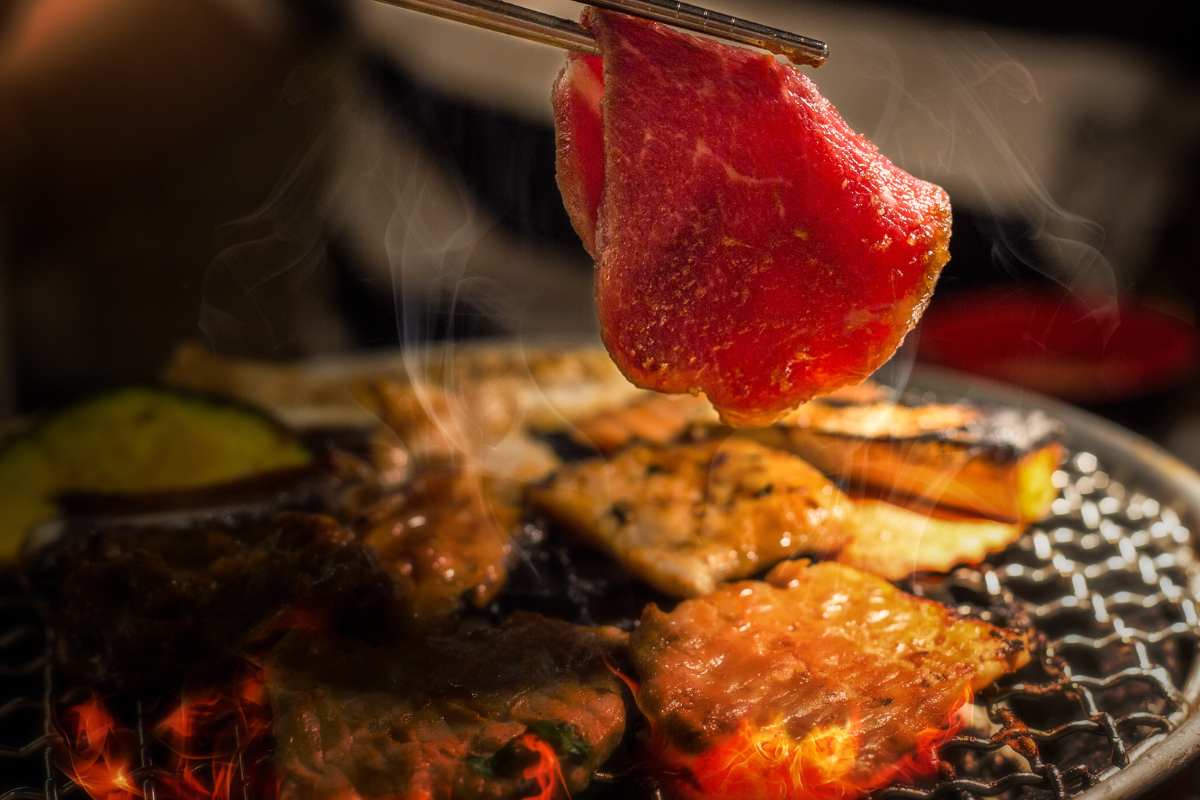 「王品燒肉事業」如何做到營收成長翻倍？一次解析內用菜單、價格、外帶外送佈局